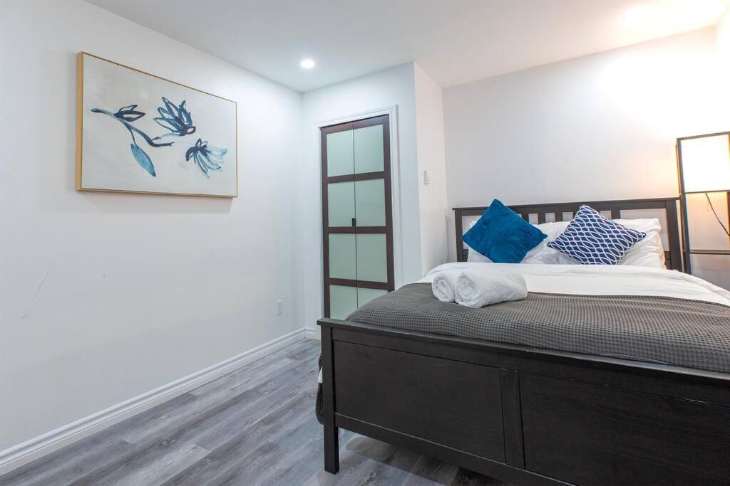 4404-modern Luxury 2 Bd, Mtl *