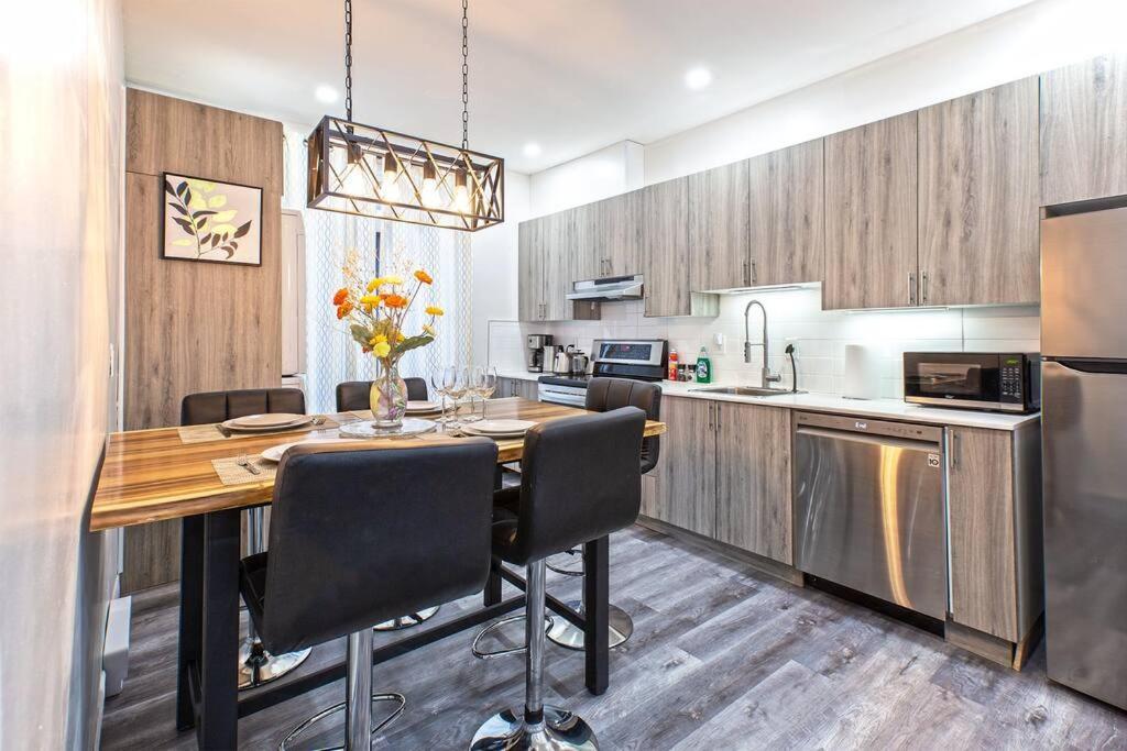 4404-modern Luxury 2 Bd, Mtl *